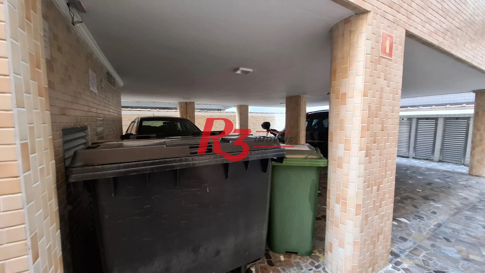 Apartamento com 2 dormitórios à venda, 67 m² por R$ 380.000,00 - Embaré - Santos/SP