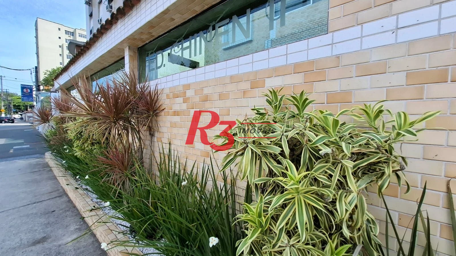 Apartamento com 2 dormitórios à venda, 67 m² por R$ 380.000,00 - Embaré - Santos/SP