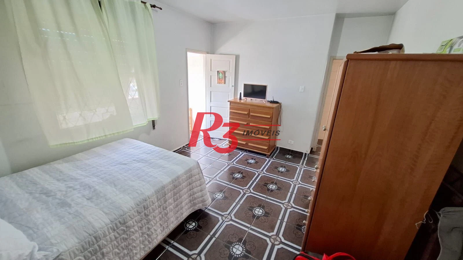 Apartamento com 2 dormitórios à venda, 67 m² por R$ 380.000,00 - Embaré - Santos/SP