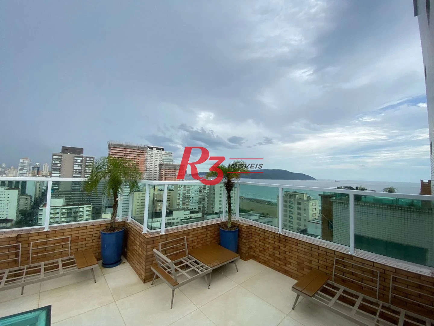 Cobertura com 3 dormitórios à venda, 290 m² por R$ 3.719.000,00 - Gonzaga - Santos/SP