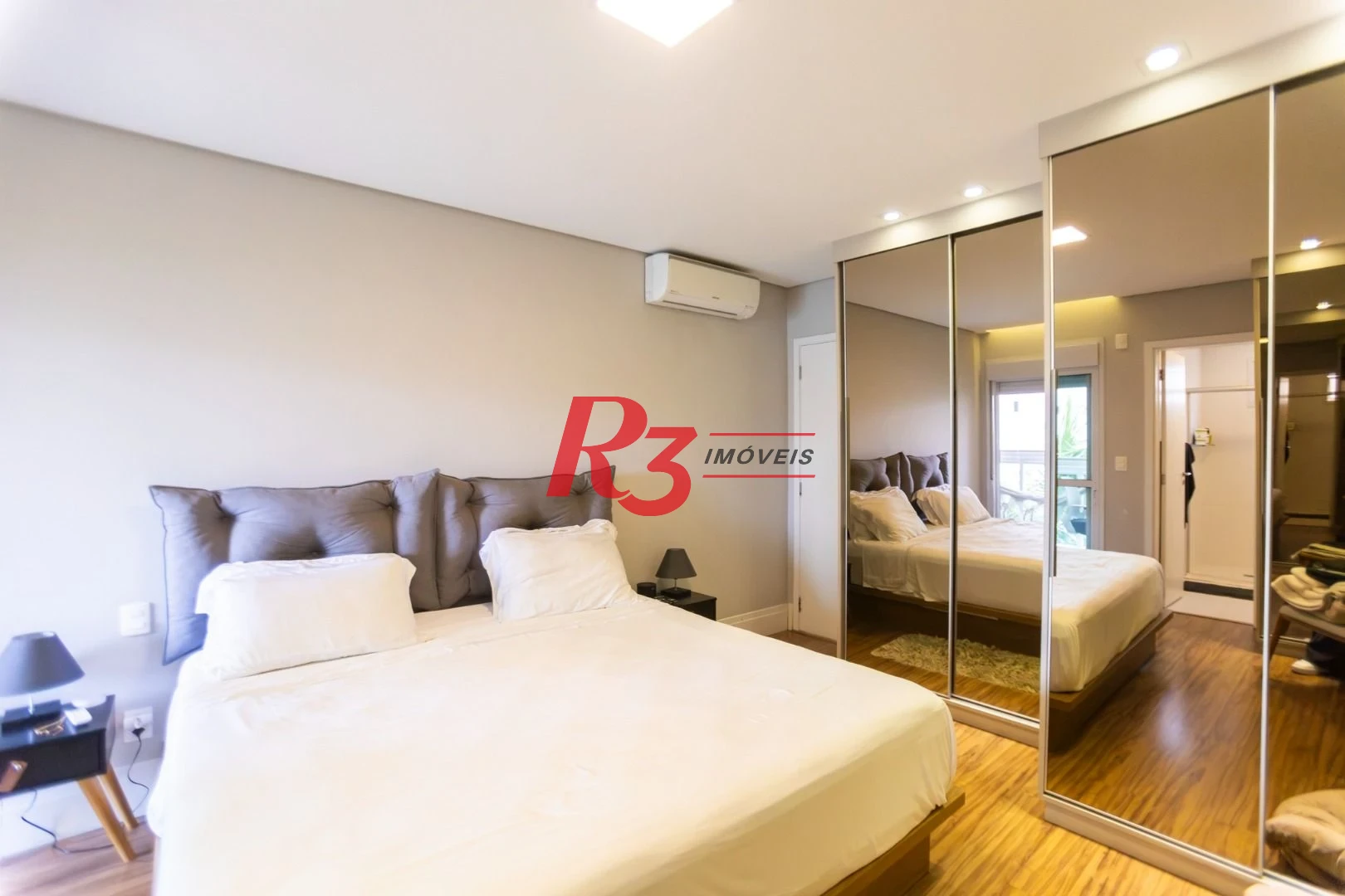 Apartamento com 2 dormitórios à venda, 134 m² por R$ 2.200.000,00 - Ponta da Praia - Santos/SP