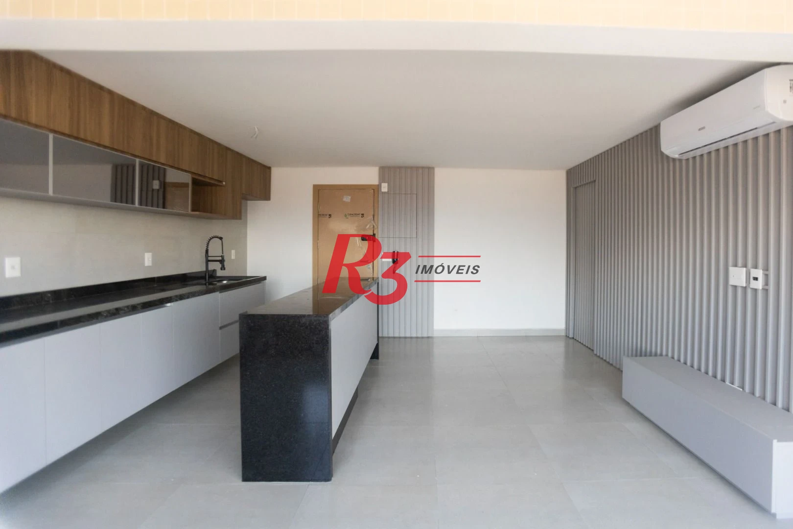 Apartamento com 2 dormitórios à venda, 65 m² por R$ 1.000.000,00 - Ponta da Praia - Santos/SP