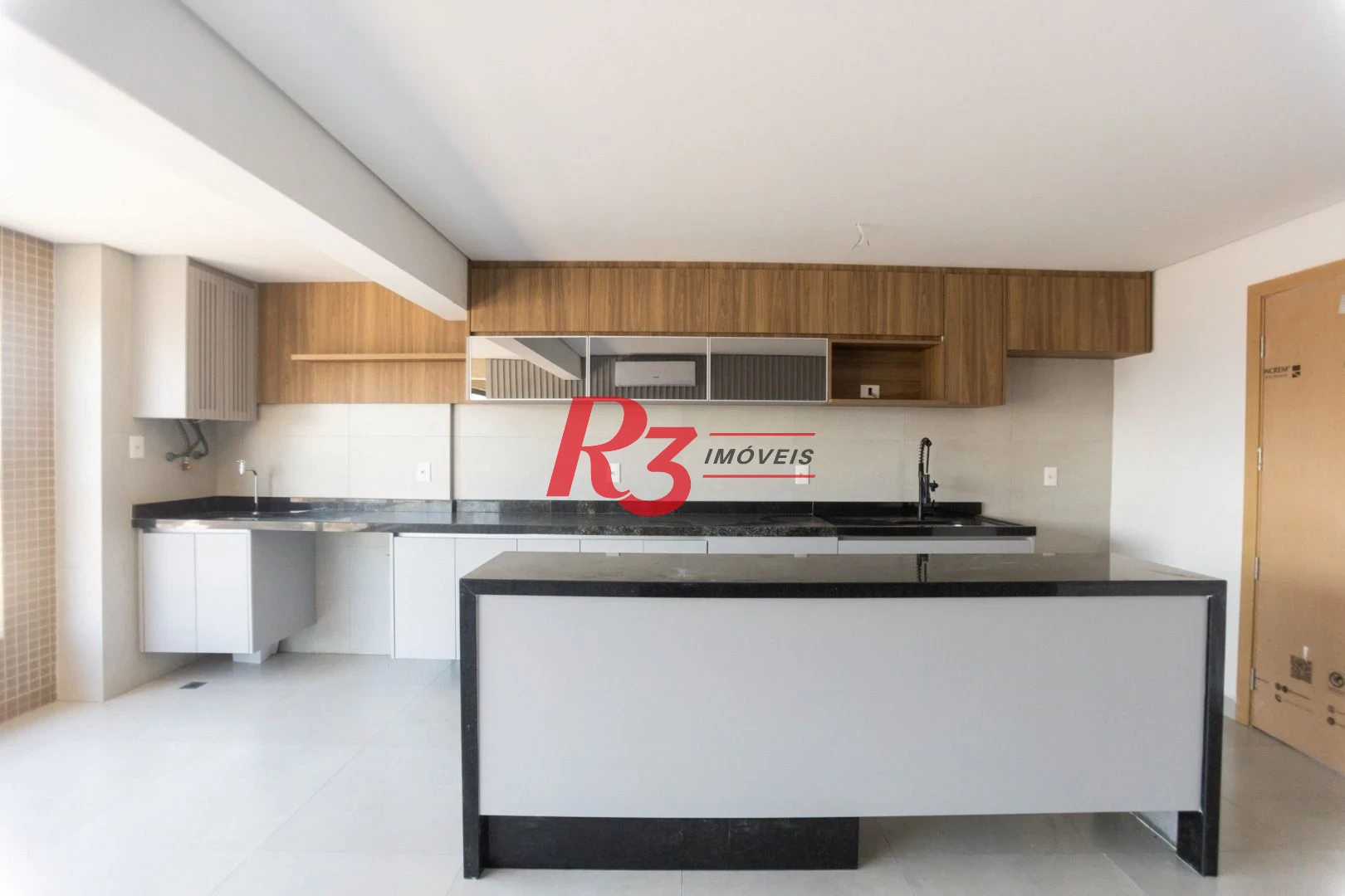 Apartamento com 2 dormitórios à venda, 65 m² por R$ 1.000.000,00 - Ponta da Praia - Santos/SP