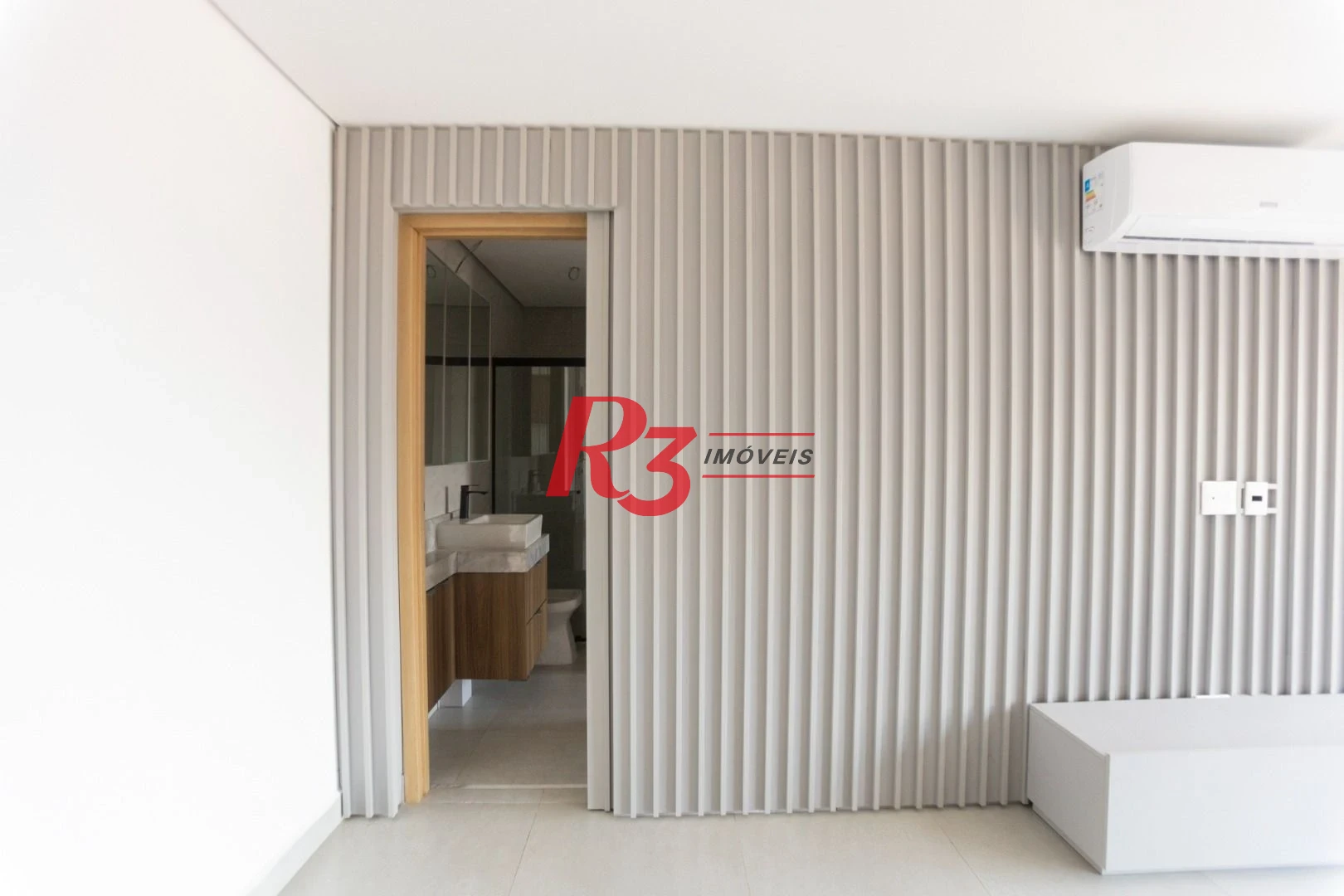 Apartamento com 2 dormitórios à venda, 65 m² por R$ 1.000.000,00 - Ponta da Praia - Santos/SP