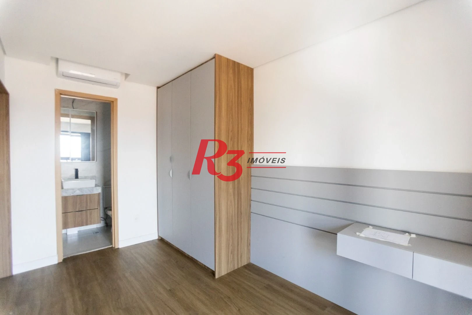 Apartamento com 2 dormitórios à venda, 65 m² por R$ 1.000.000,00 - Ponta da Praia - Santos/SP