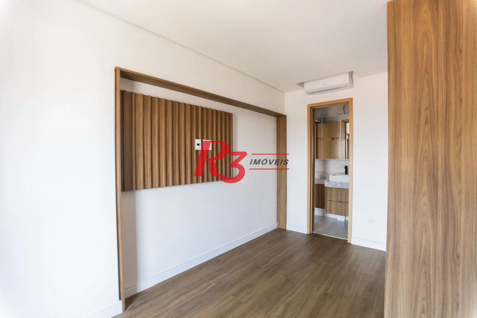 Apartamento com 2 dormitórios à venda, 65 m² por R$ 1.000.000,00 - Ponta da Praia - Santos/SP
