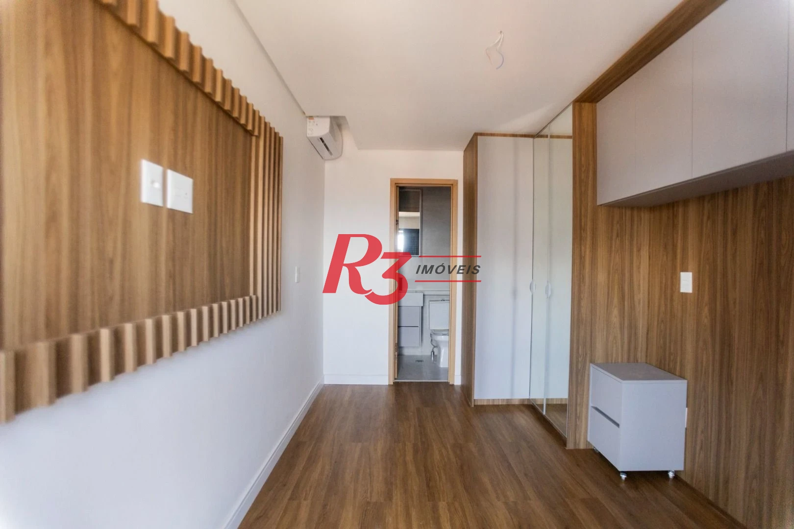 Apartamento com 2 dormitórios à venda, 65 m² por R$ 1.000.000,00 - Ponta da Praia - Santos/SP
