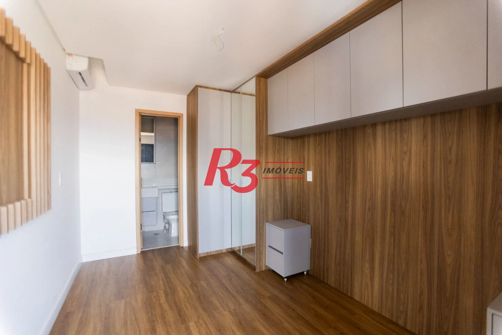 Apartamento com 2 dormitórios à venda, 65 m² por R$ 1.000.000,00 - Ponta da Praia - Santos/SP