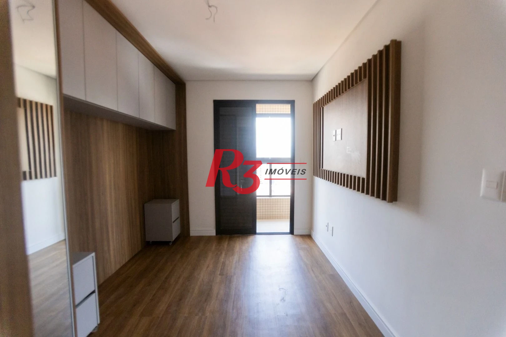 Apartamento com 2 dormitórios à venda, 65 m² por R$ 1.000.000,00 - Ponta da Praia - Santos/SP