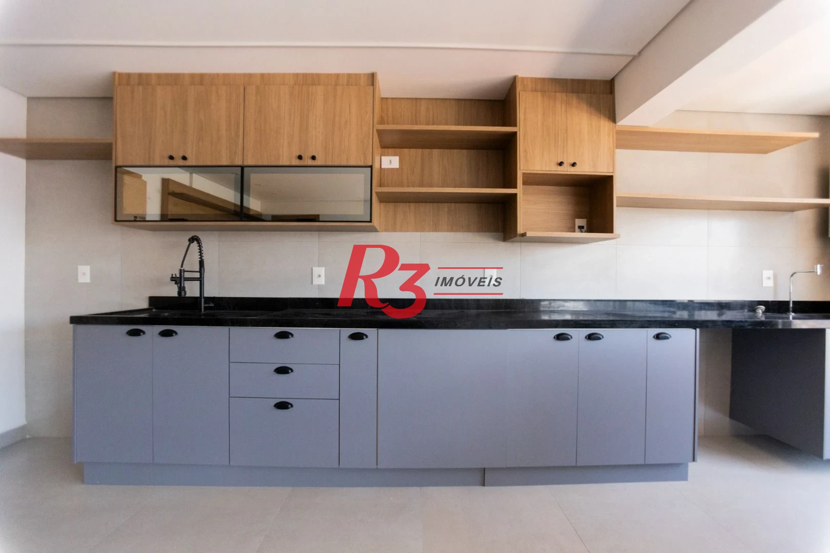 Apartamento com 2 dormitórios à venda, 65 m² por R$ 950.000,00 - Ponta da Praia - Santos/SP