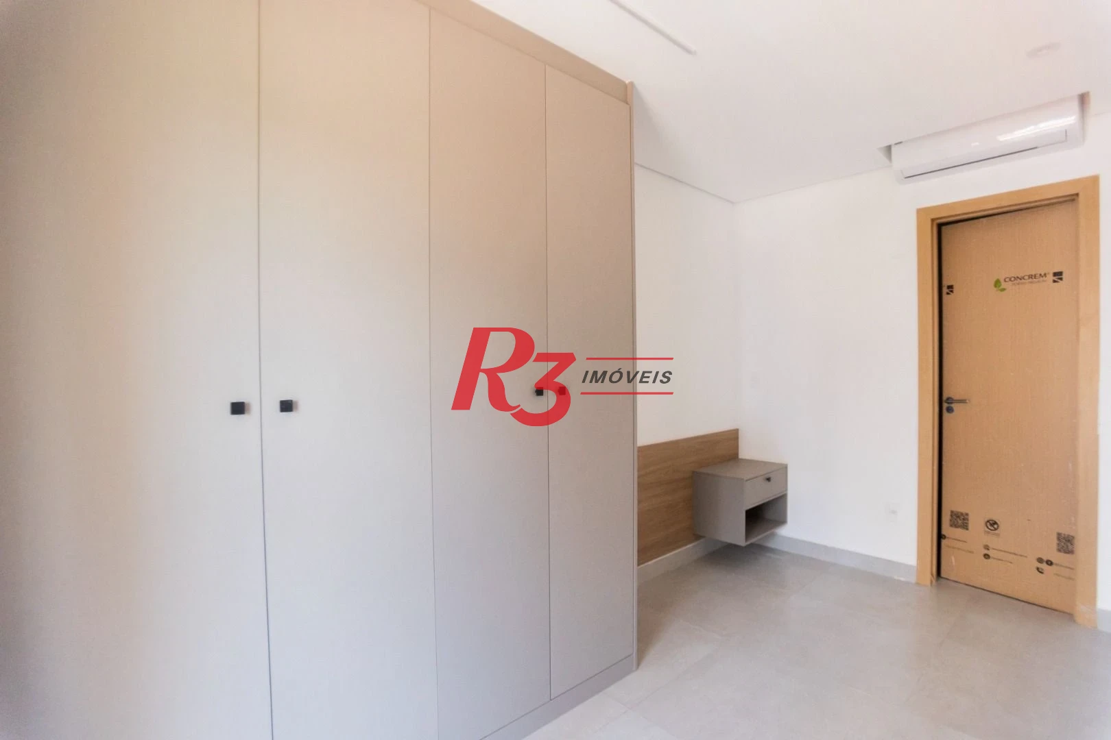 Apartamento com 2 dormitórios à venda, 65 m² por R$ 950.000,00 - Ponta da Praia - Santos/SP