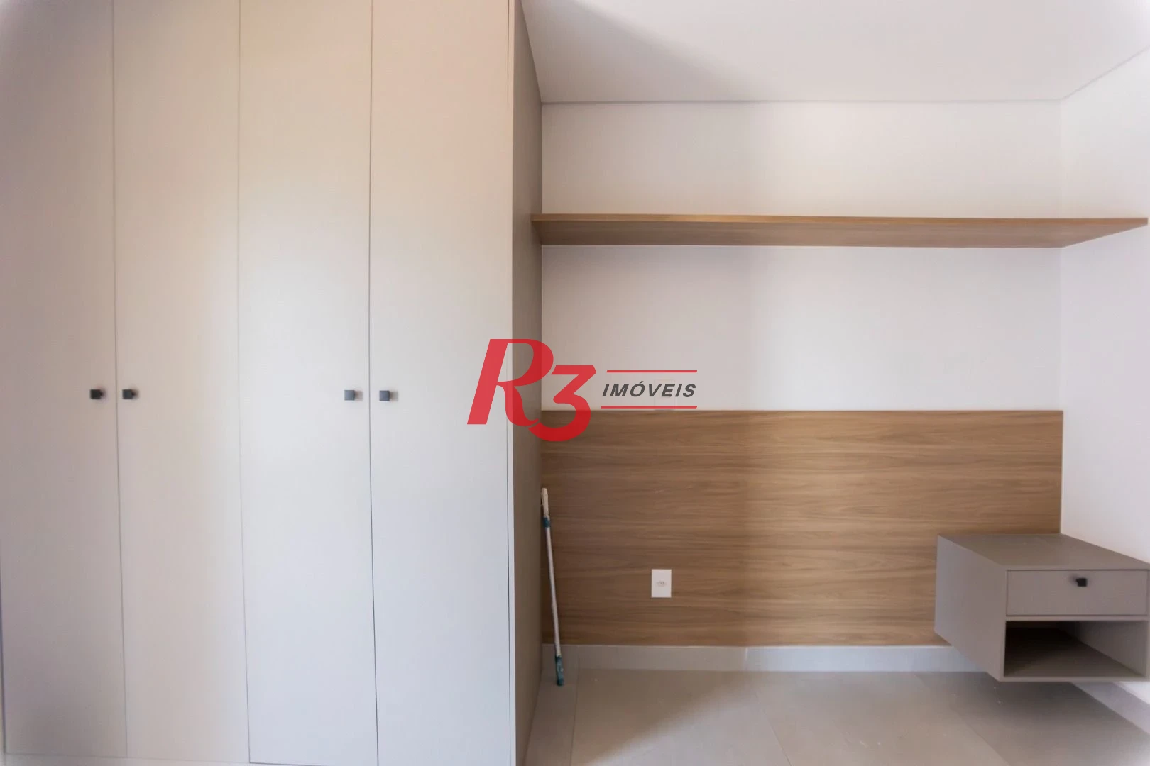 Apartamento com 2 dormitórios à venda, 65 m² por R$ 950.000,00 - Ponta da Praia - Santos/SP