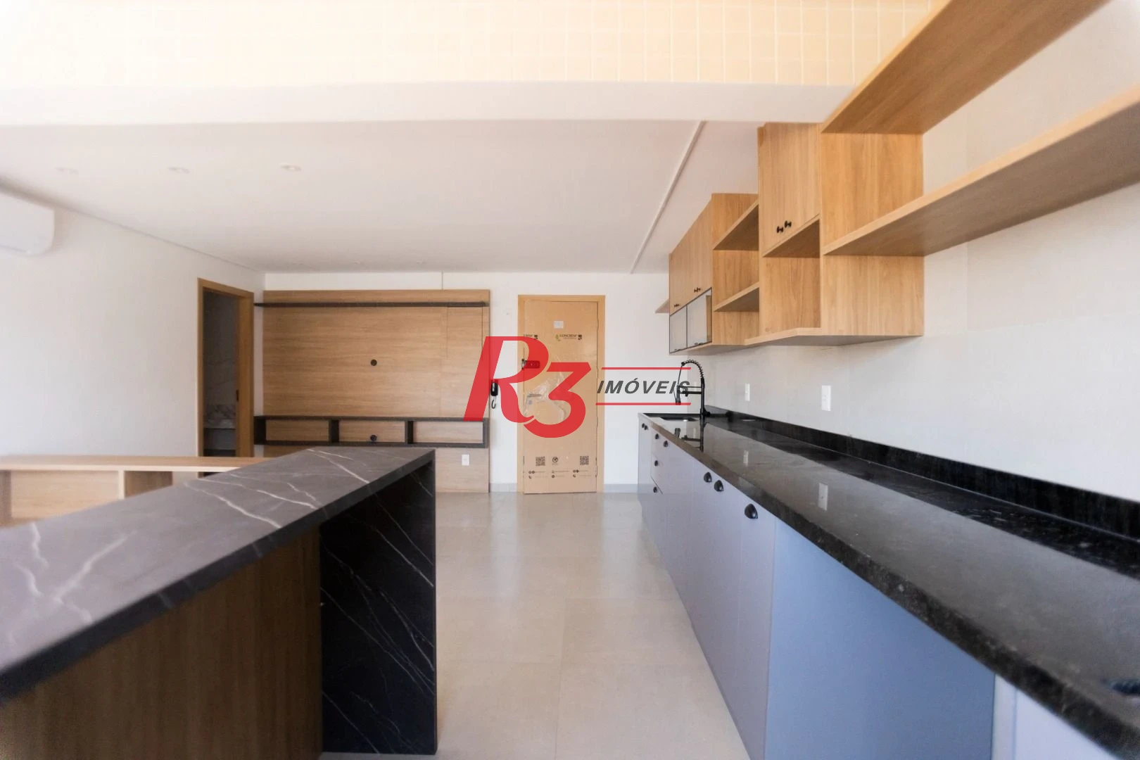 Apartamento com 2 dormitórios à venda, 65 m² por R$ 950.000,00 - Ponta da Praia - Santos/SP