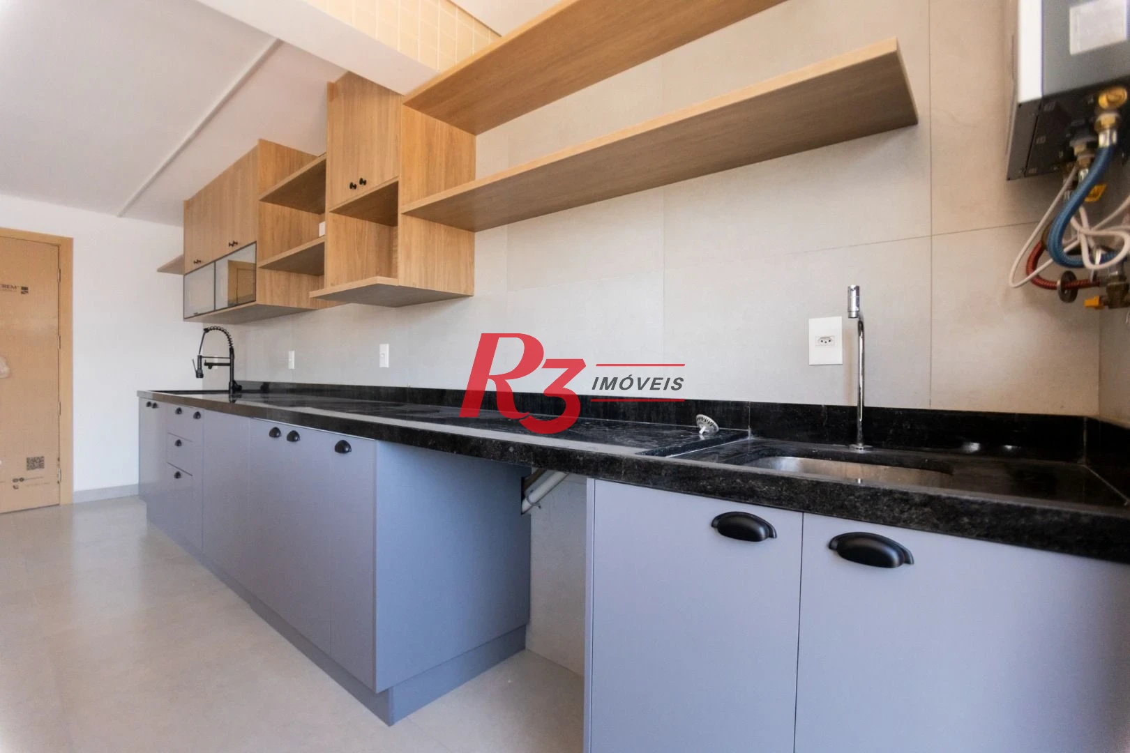 Apartamento com 2 dormitórios à venda, 65 m² por R$ 950.000,00 - Ponta da Praia - Santos/SP