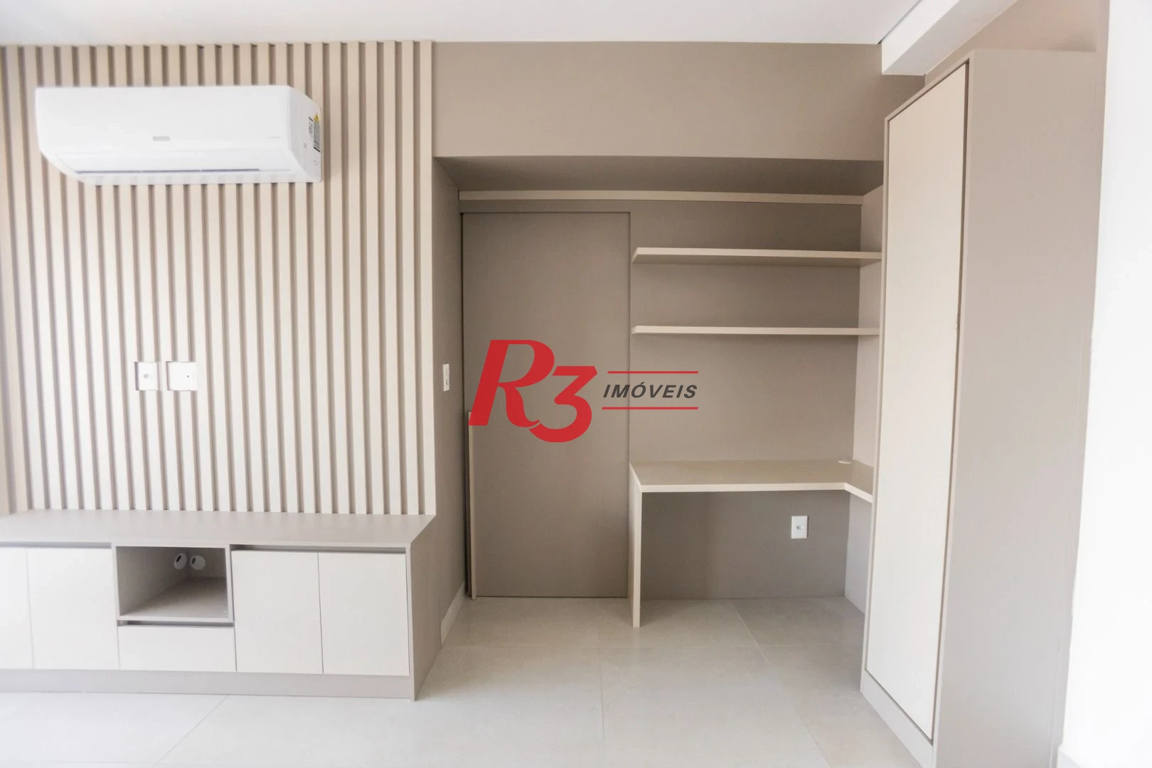 Apartamento com 2 dormitórios à venda, 65 m² por R$ 1.200.000,00 - Ponta da Praia - Santos/SP