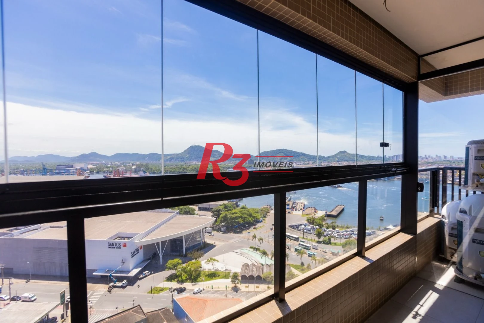Apartamento com 2 dormitórios à venda, 65 m² por R$ 1.200.000,00 - Ponta da Praia - Santos/SP
