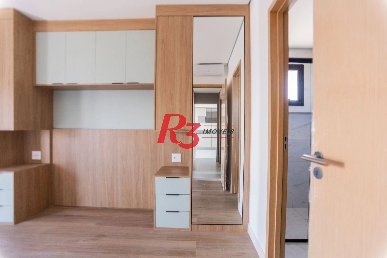 Apartamento com 2 dormitórios à venda, 65 m² por R$ 1.200.000,00 - Ponta da Praia - Santos/SP