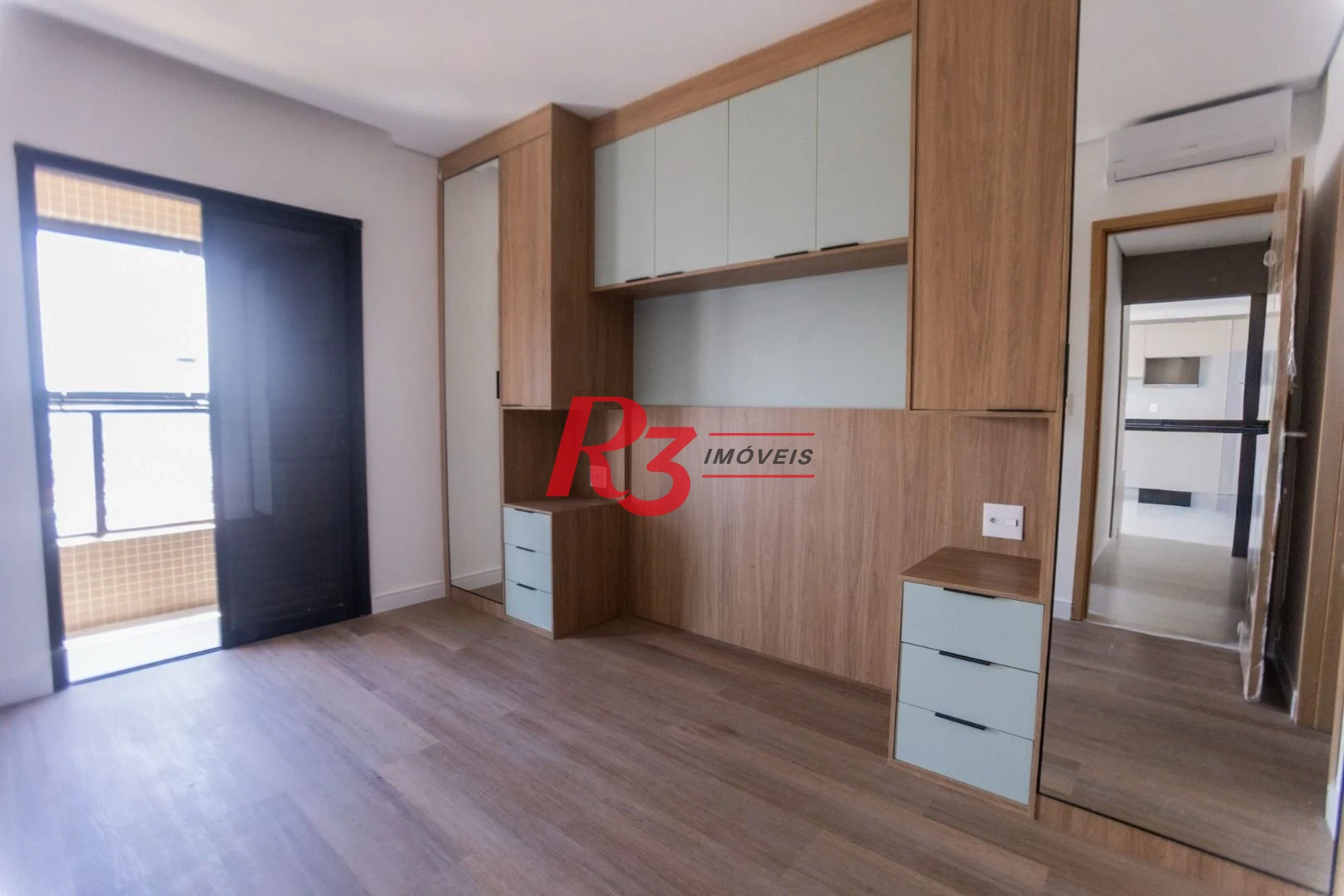 Apartamento com 2 dormitórios à venda, 65 m² por R$ 1.200.000,00 - Ponta da Praia - Santos/SP
