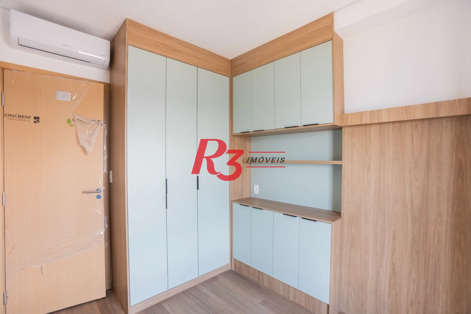 Apartamento com 2 dormitórios à venda, 65 m² por R$ 1.200.000,00 - Ponta da Praia - Santos/SP