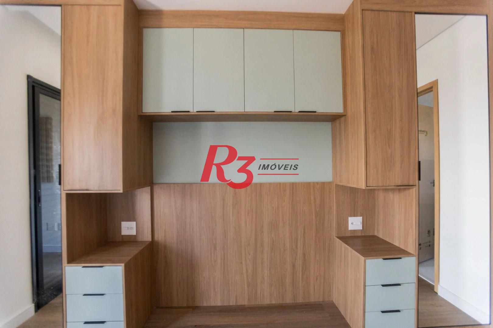 Apartamento com 2 dormitórios à venda, 65 m² por R$ 1.200.000,00 - Ponta da Praia - Santos/SP
