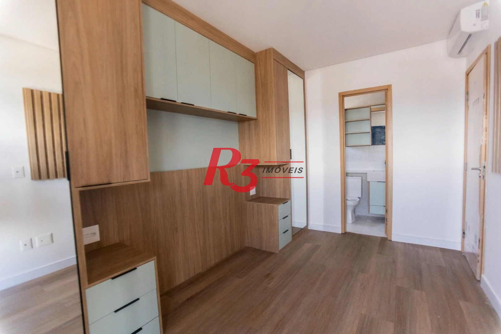 Apartamento com 2 dormitórios à venda, 65 m² por R$ 1.200.000,00 - Ponta da Praia - Santos/SP