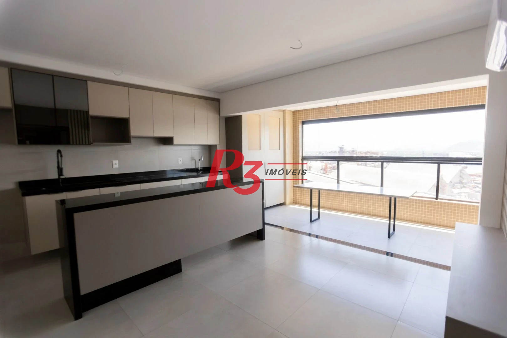 Apartamento com 2 dormitórios à venda, 65 m² por R$ 1.200.000,00 - Ponta da Praia - Santos/SP