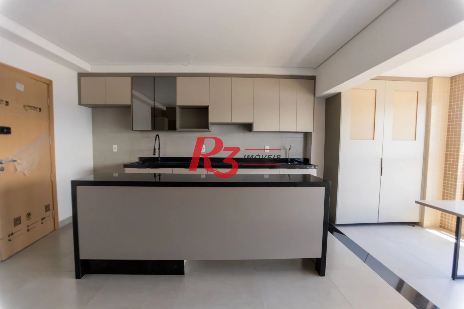Apartamento com 2 dormitórios à venda, 65 m² por R$ 1.200.000,00 - Ponta da Praia - Santos/SP