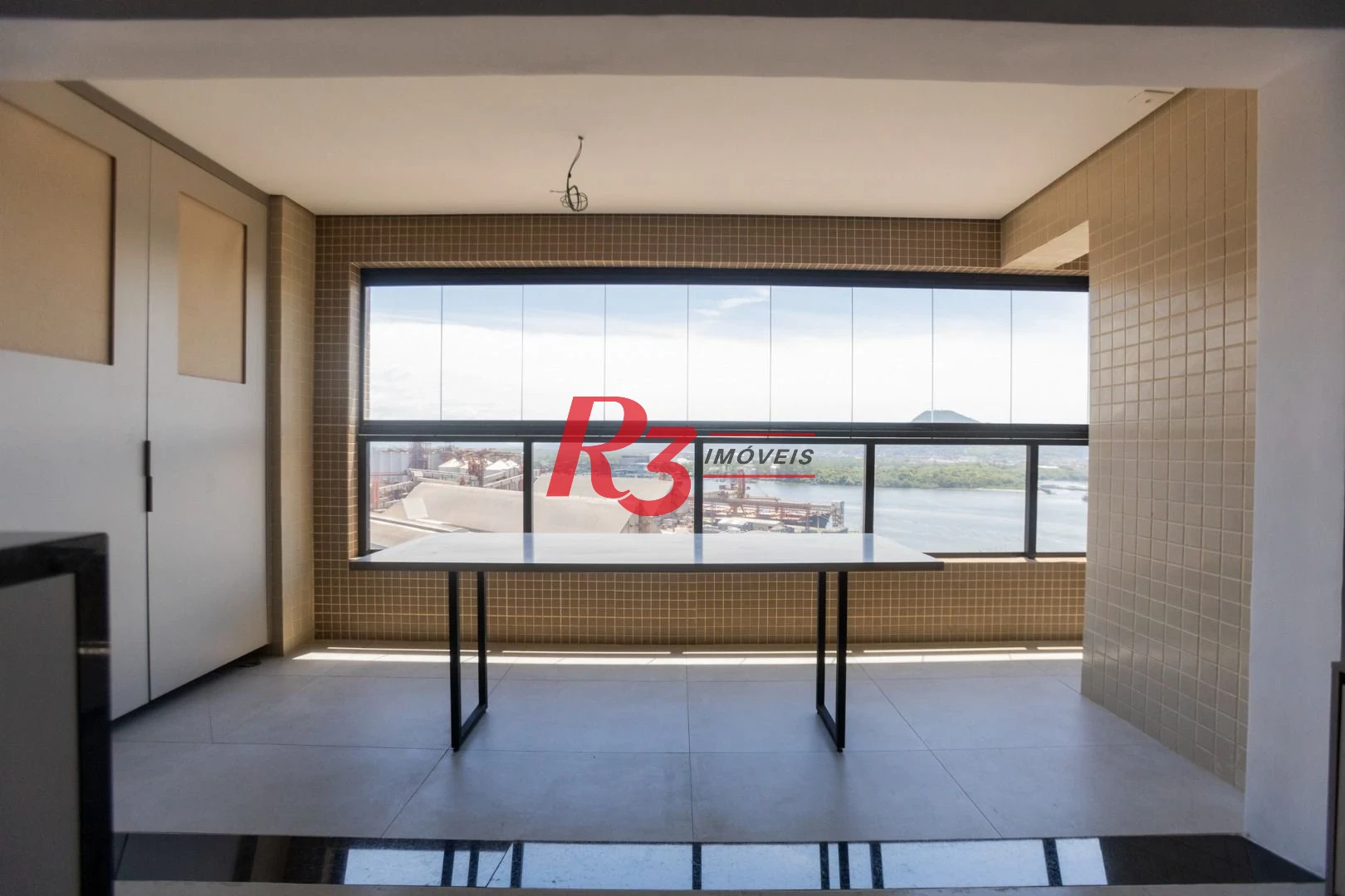 Apartamento com 2 dormitórios à venda, 65 m² por R$ 1.200.000,00 - Ponta da Praia - Santos/SP
