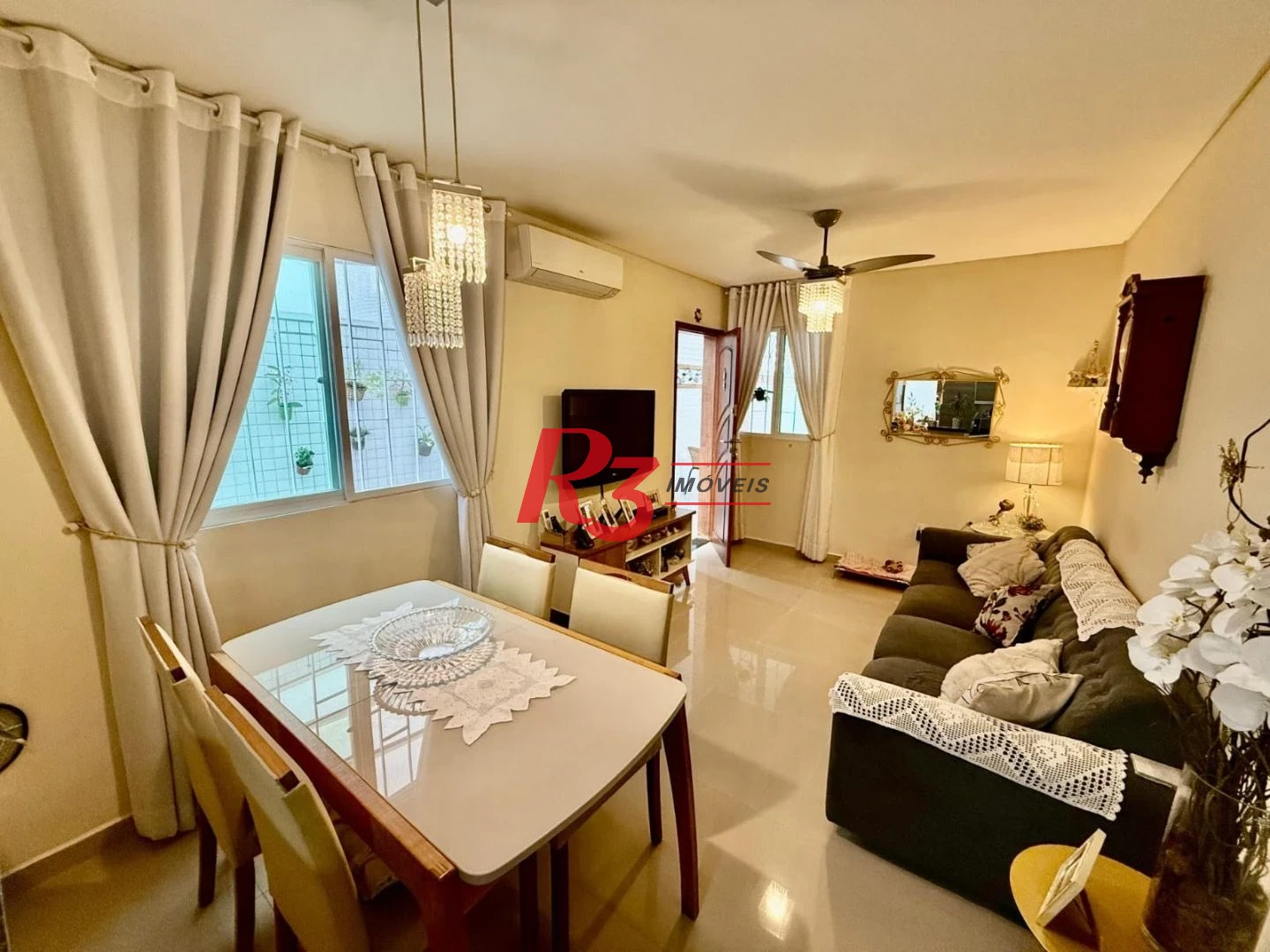 Casa com 2 dormitórios à venda, 91 m² por R$ 830.000,00 - Marapé - Santos/SP