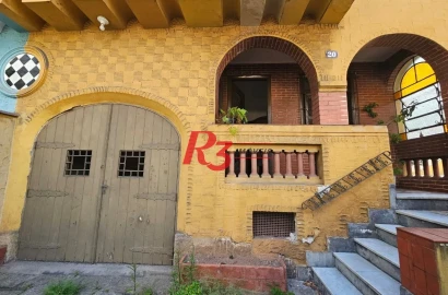 Sobrado com 3 dormitórios à venda, 150 m² por R$ 1.300.000,00 - Pompéia - Santos/SP