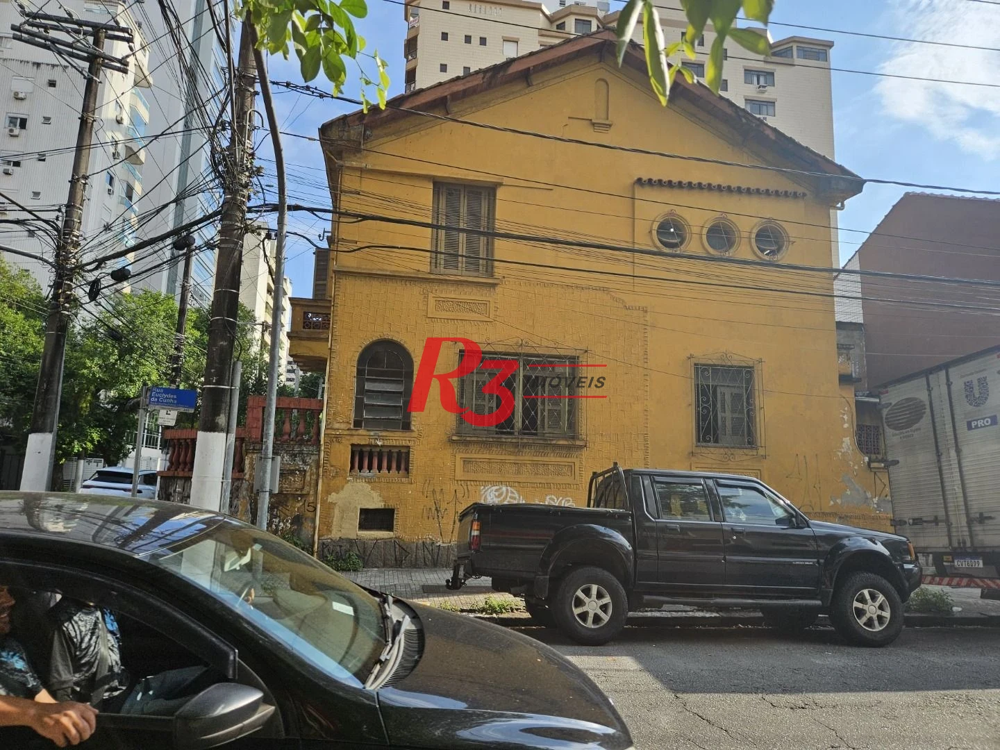 Sobrado com 3 dormitórios à venda, 150 m² por R$ 1.300.000,00 - Pompéia - Santos/SP
