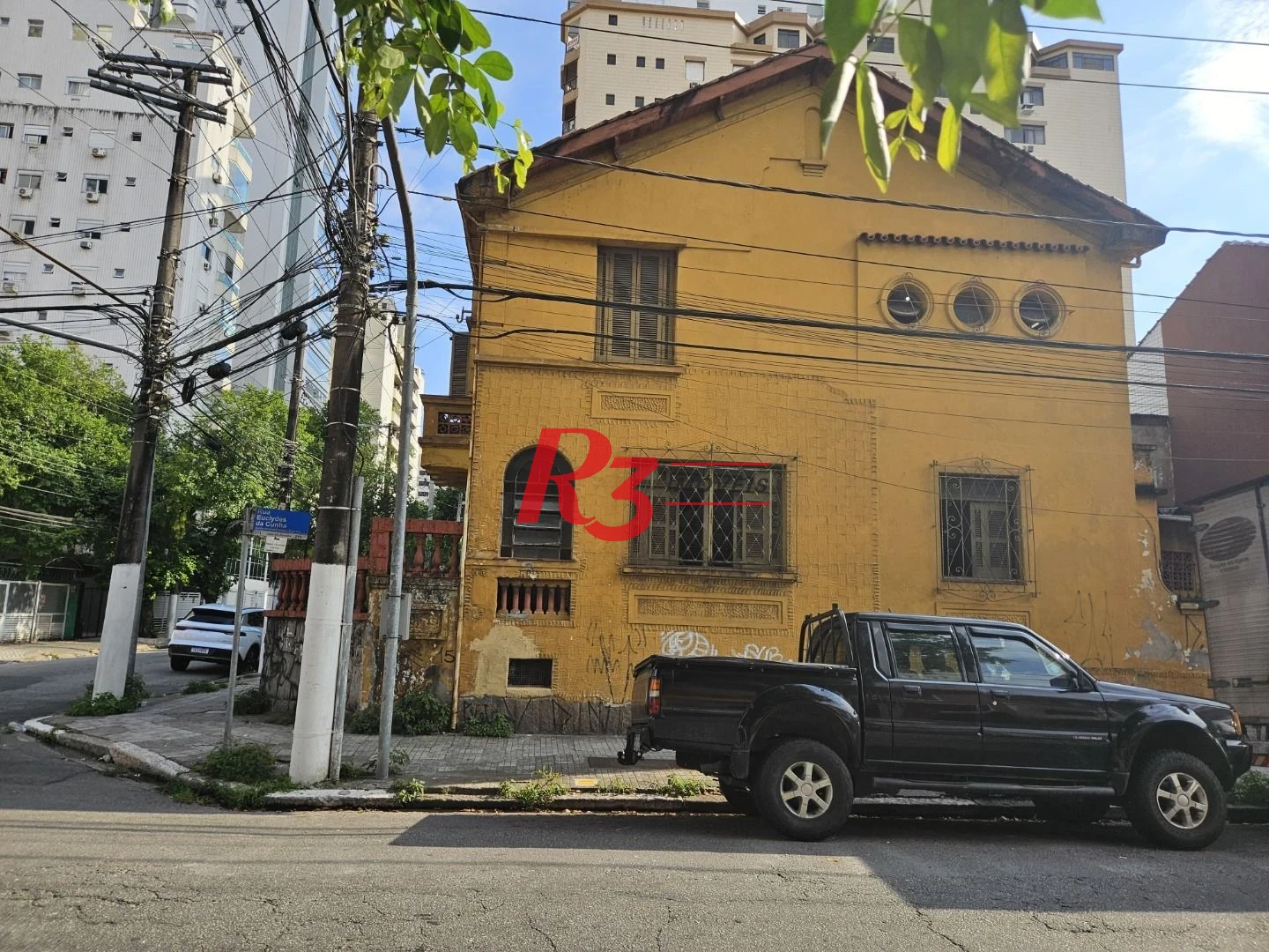 Sobrado com 3 dormitórios à venda, 150 m² por R$ 1.300.000,00 - Pompéia - Santos/SP