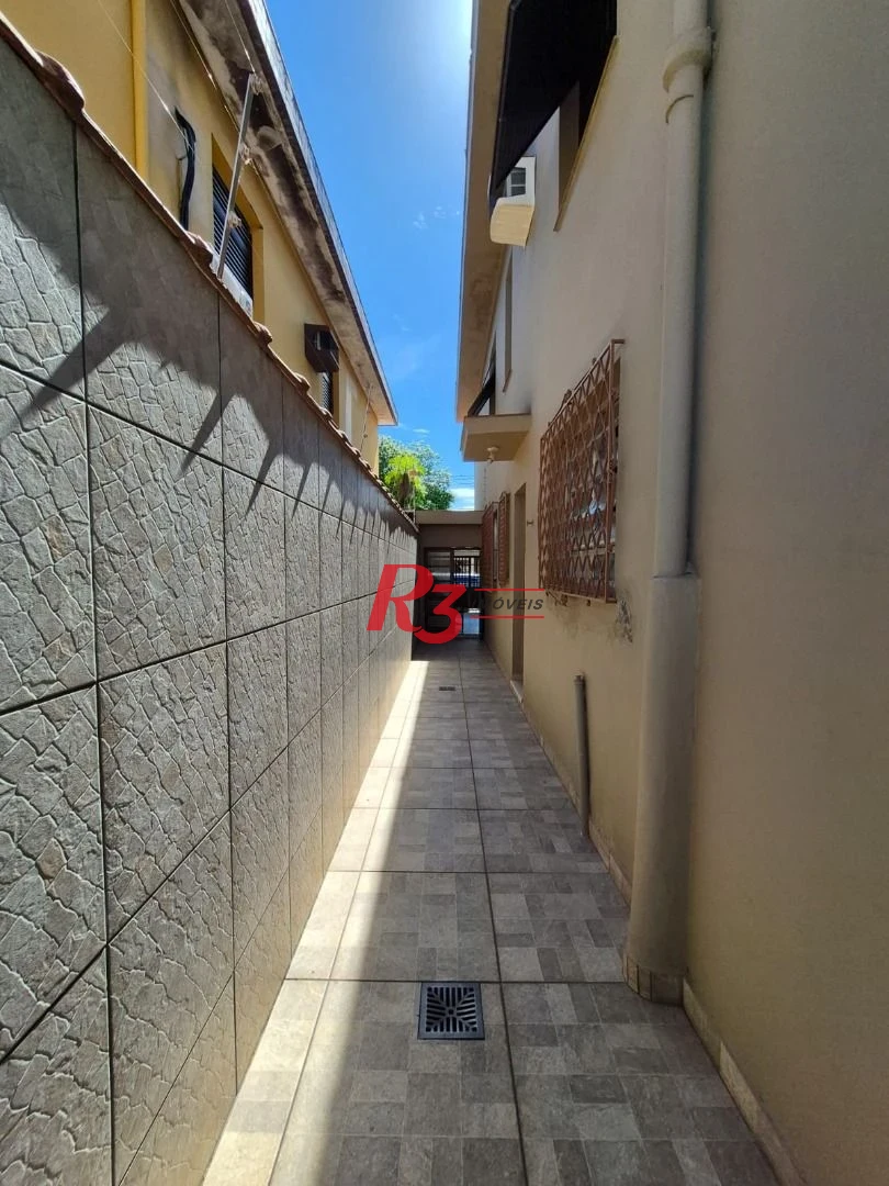 Sobrado com 3 dormitórios à venda, 140 m² por R$ 950.000,00 - Vila Matias - Santos/SP