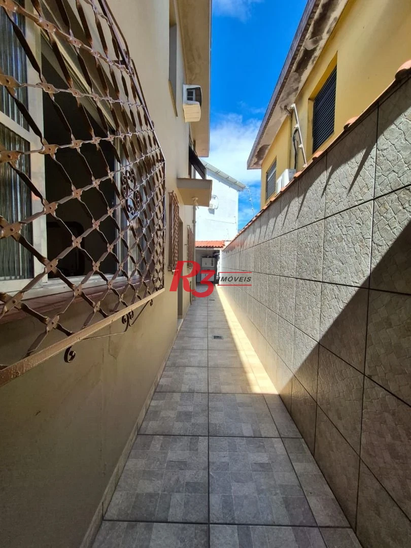 Sobrado com 3 dormitórios à venda, 140 m² por R$ 950.000,00 - Vila Matias - Santos/SP