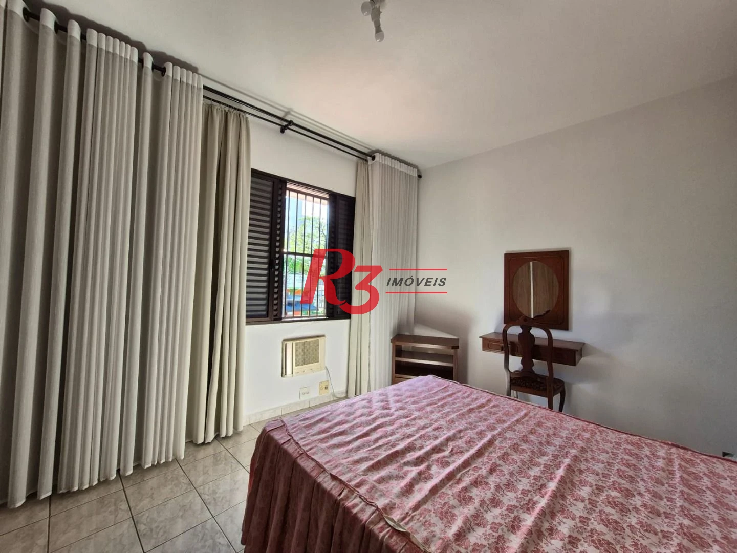 Sobrado com 3 dormitórios à venda, 140 m² por R$ 950.000,00 - Vila Matias - Santos/SP