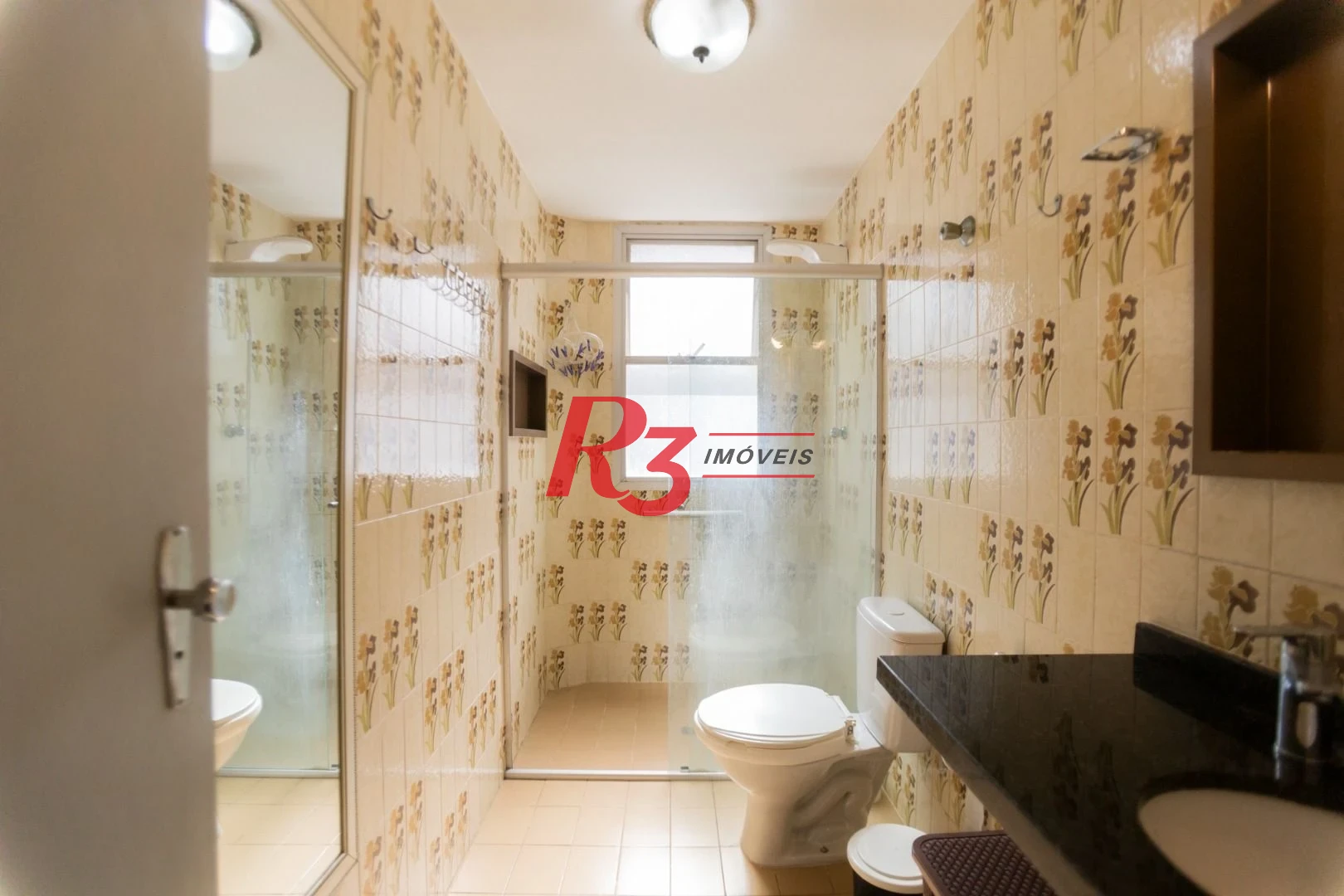 Apartamento com 2 dormitórios à venda, 72 m² por R$ 585.000,00 - José Menino - Santos/SP