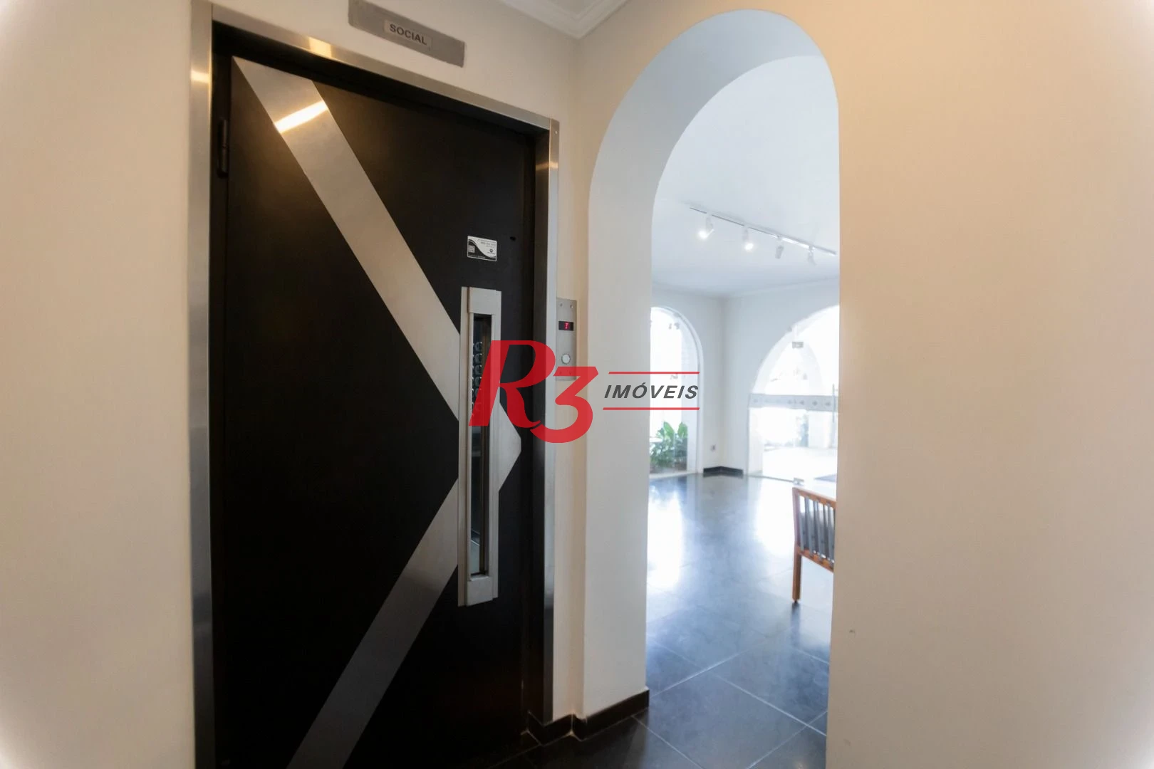 Apartamento com 2 dormitórios à venda, 72 m² por R$ 585.000,00 - José Menino - Santos/SP
