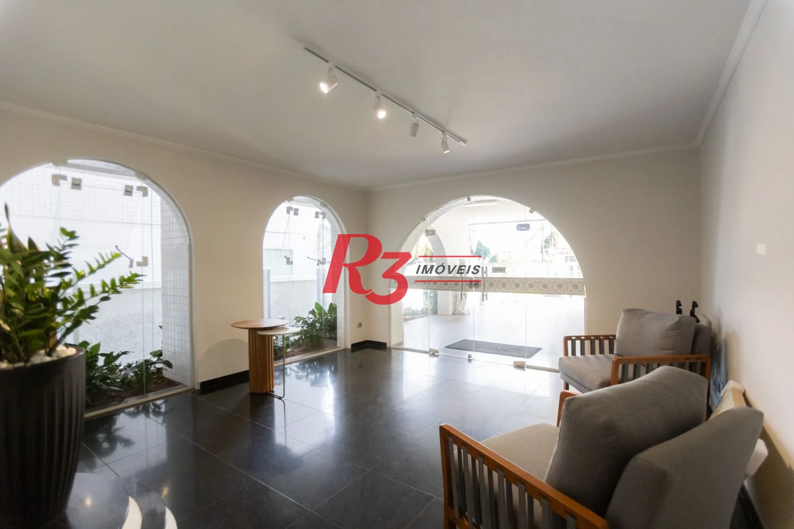 Apartamento com 2 dormitórios à venda, 72 m² por R$ 585.000,00 - José Menino - Santos/SP