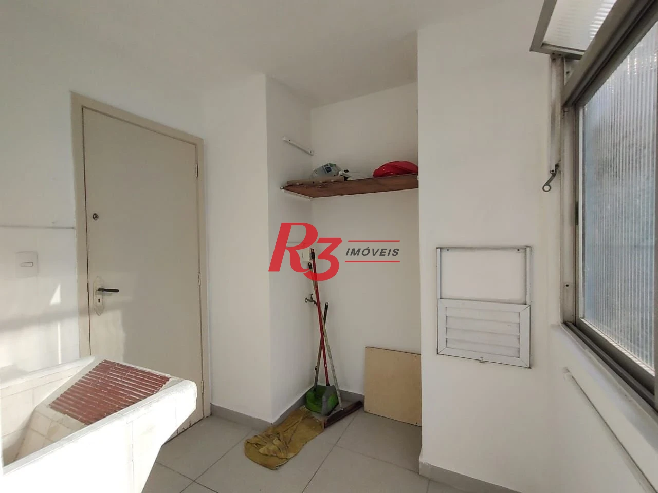Apartamento com 2 dormitórios à venda, 84 m² por R$ 370.000,00 - Centro - São Vicente/SP