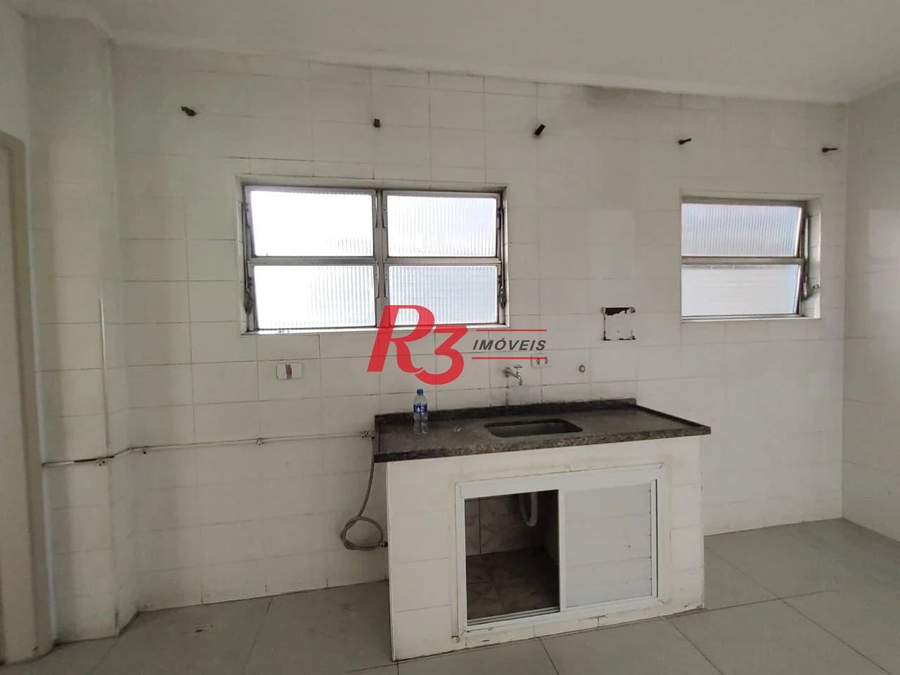 Apartamento com 2 dormitórios à venda, 84 m² por R$ 370.000,00 - Centro - São Vicente/SP