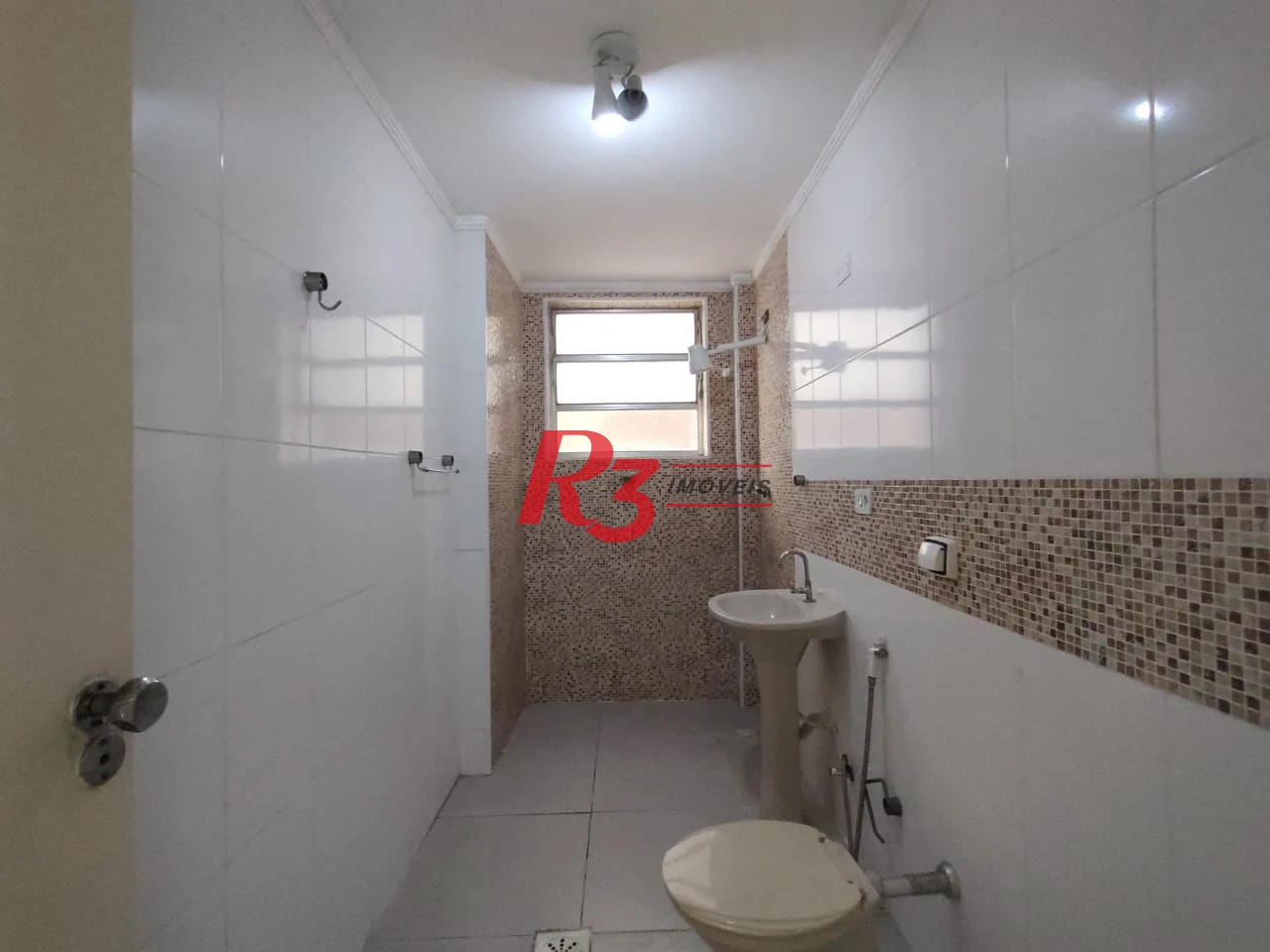 Apartamento com 2 dormitórios à venda, 84 m² por R$ 370.000,00 - Centro - São Vicente/SP