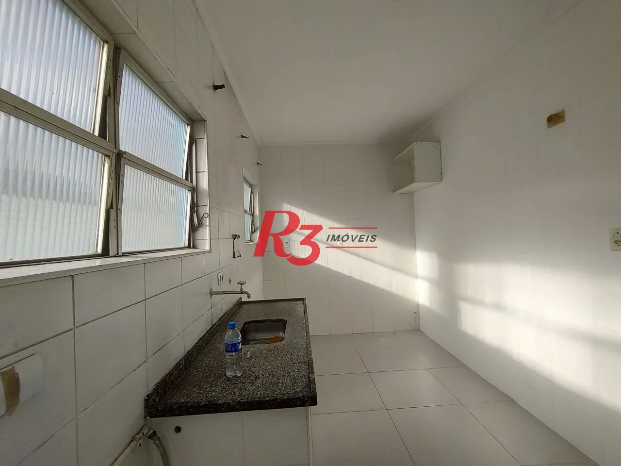 Apartamento com 2 dormitórios à venda, 84 m² por R$ 370.000,00 - Centro - São Vicente/SP