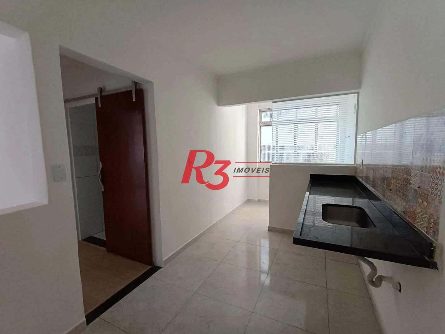 Apartamento com 1 dormitório à venda, 77 m² por R$ 300.000,00 - Itararé - São Vicente/SP