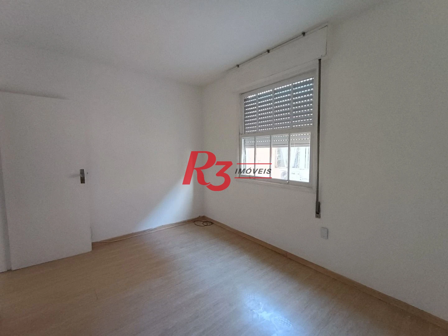 Apartamento com 1 dormitório à venda, 77 m² por R$ 300.000,00 - Itararé - São Vicente/SP