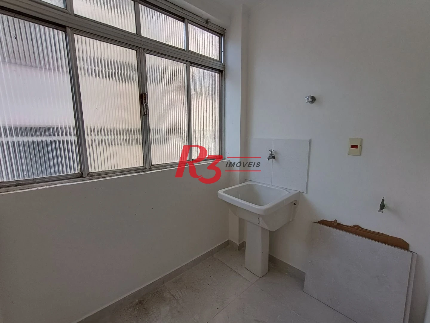 Apartamento com 1 dormitório à venda, 77 m² por R$ 300.000,00 - Itararé - São Vicente/SP