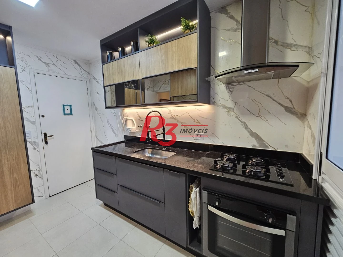 Apartamento com 3 dormitórios à venda, 128 m² por R$ 1.850.000,00 - Gonzaga - Santos/SP