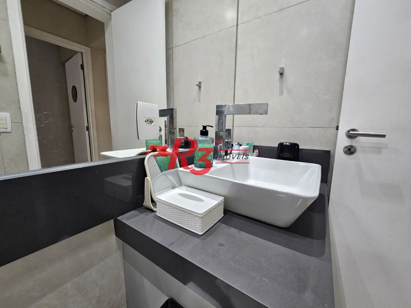 Apartamento com 3 dormitórios à venda, 84 m² por R$ 770.000,00 - Marapé - Santos/SP
