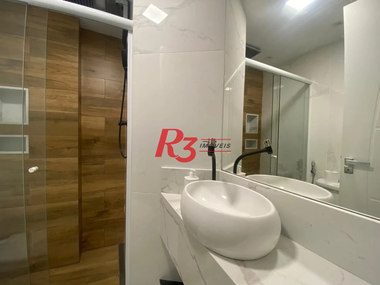 Apartamento com 2 dormitórios para alugar, 71 m² por R$ 5.500,01/mês - Pompéia - Santos/SP