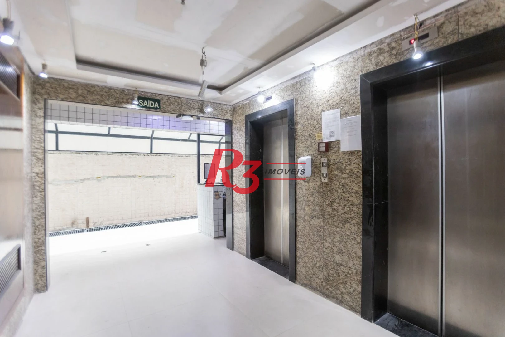 Conjunto para alugar, 57 m² por R$ 3.400,00/mês - Embaré - Santos/SP