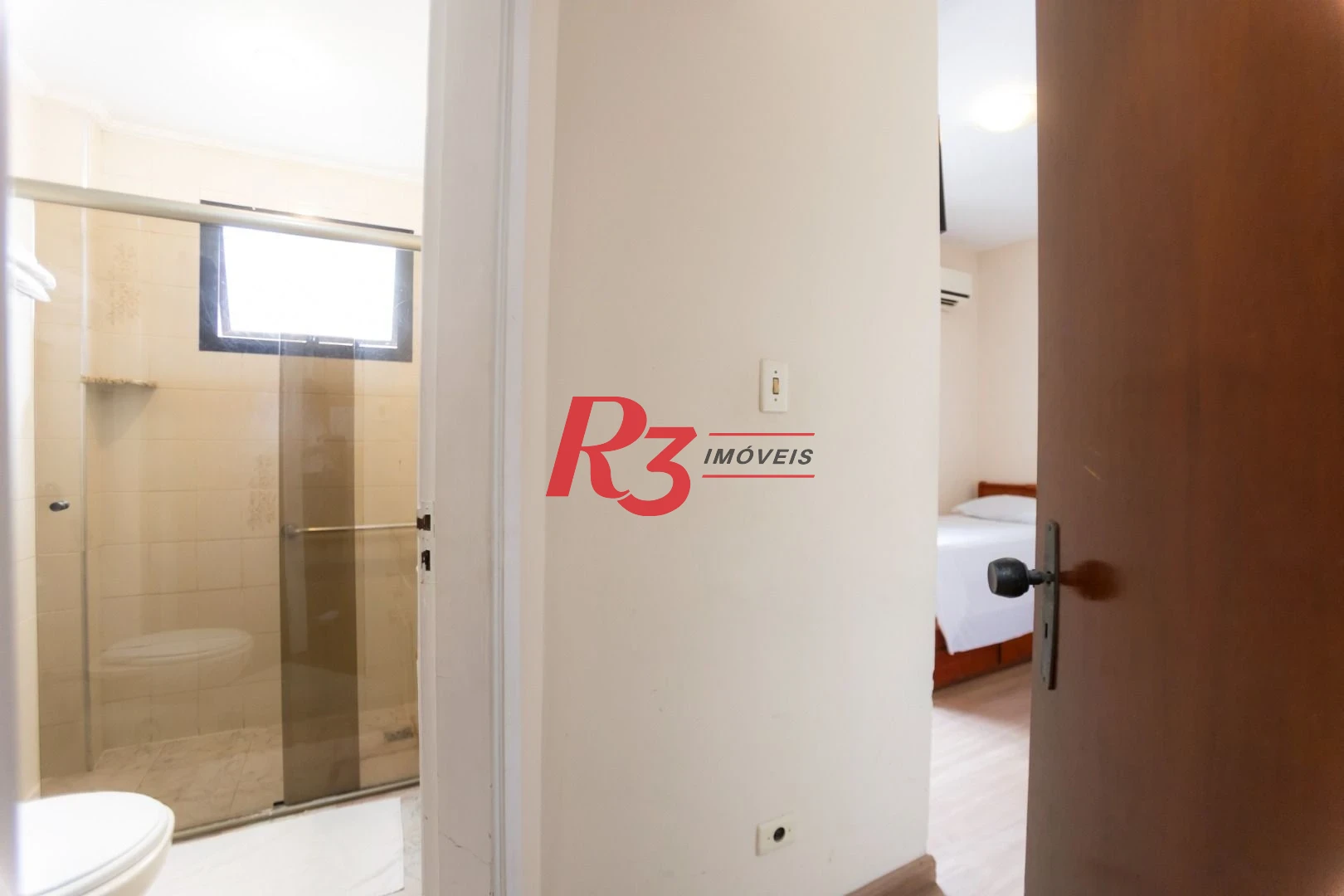 Flat com 1 dormitório à venda, 50 m² por R$ 300.000,00 - Gonzaga - Santos/SP